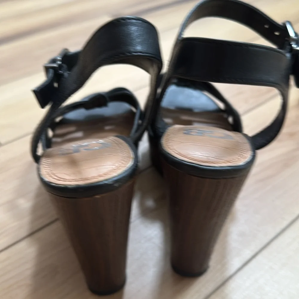 Gianni Bini Black wedge Platform Sandals with Ankle Strap
